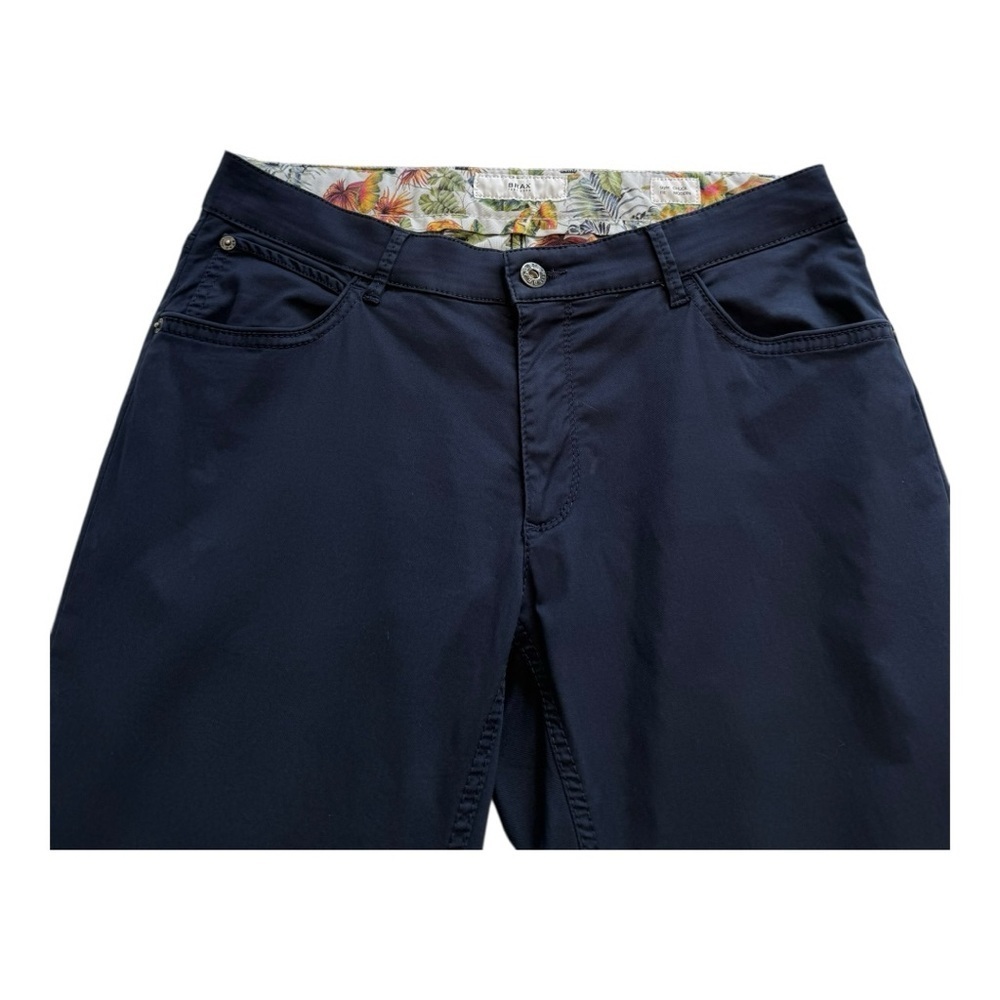 BRAX Pants | Style: Chuck | Fit: Modern - Size 32/28 - Picture 3 of 13